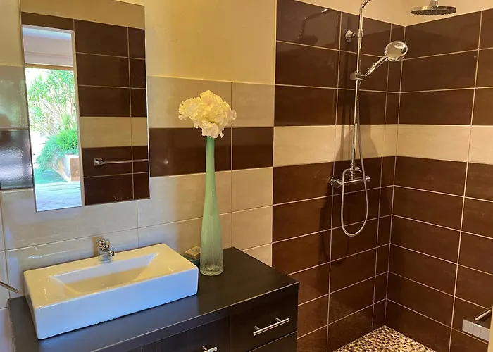 Costa Di Fiori * קוטי-קיאברי